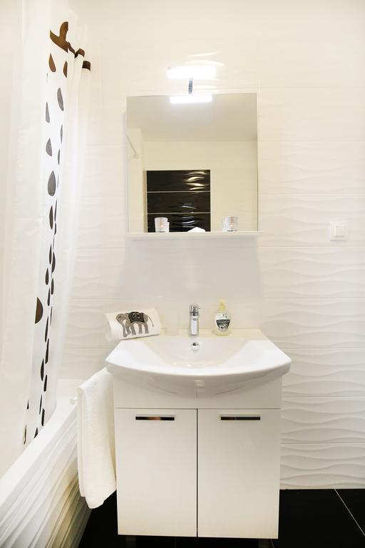Apartment Flowers, Free Garage Parking Zadar Bilik gambar