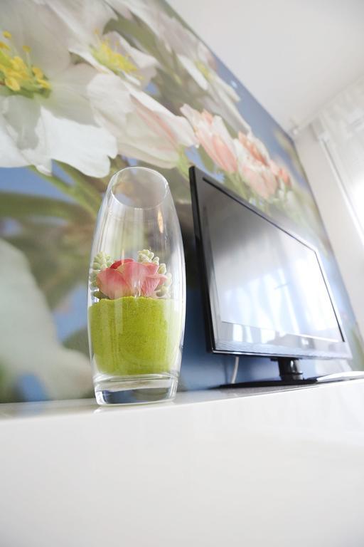 Apartment Flowers, Free Garage Parking Zadar Bilik gambar