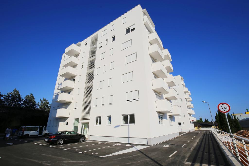 Apartment Flowers, Free Garage Parking Zadar Bilik gambar