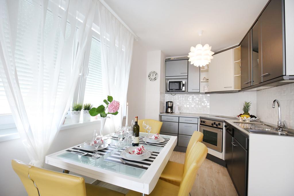 Apartment Flowers, Free Garage Parking Zadar Bilik gambar