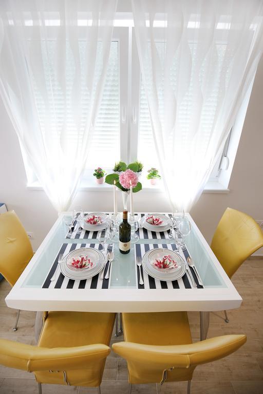 Apartment Flowers, Free Garage Parking Zadar Bilik gambar