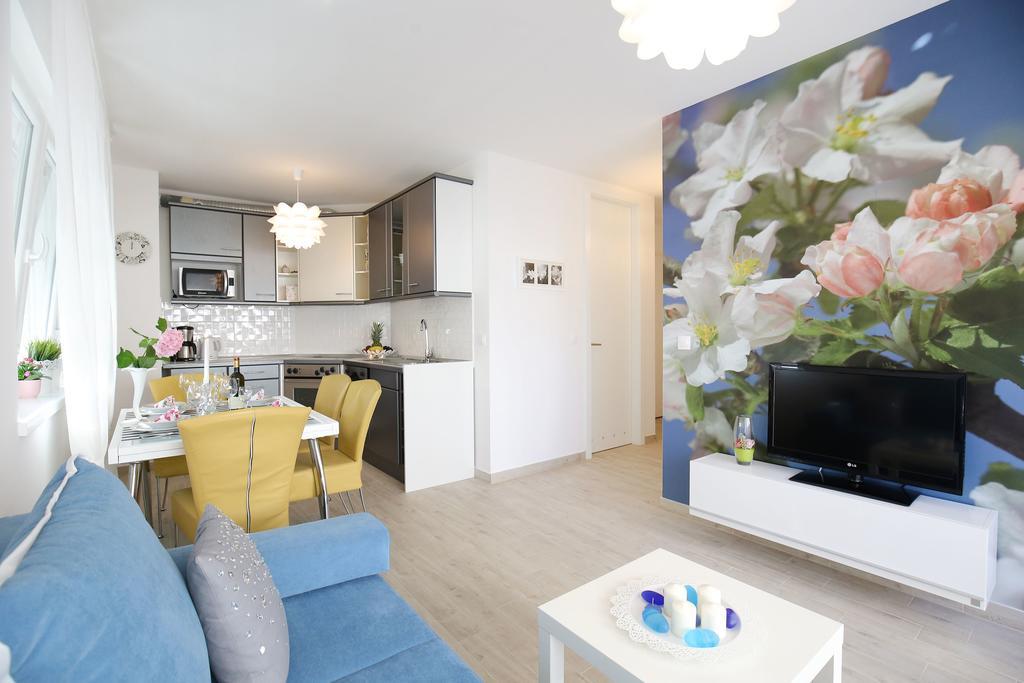 Apartment Flowers, Free Garage Parking Zadar Bilik gambar