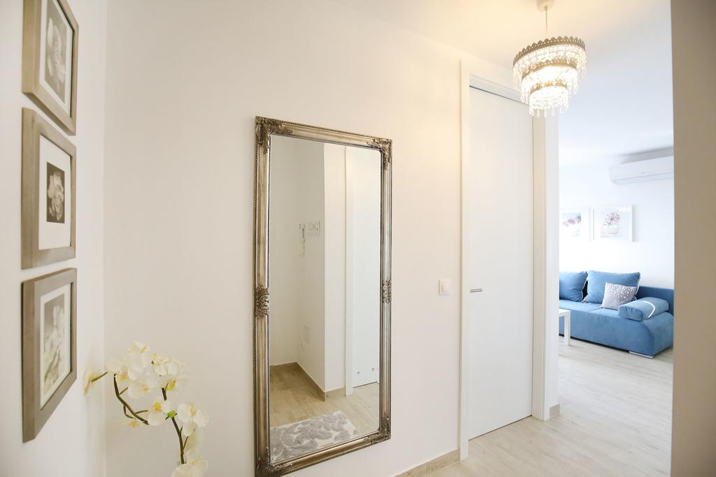 Apartment Flowers, Free Garage Parking Zadar Bilik gambar