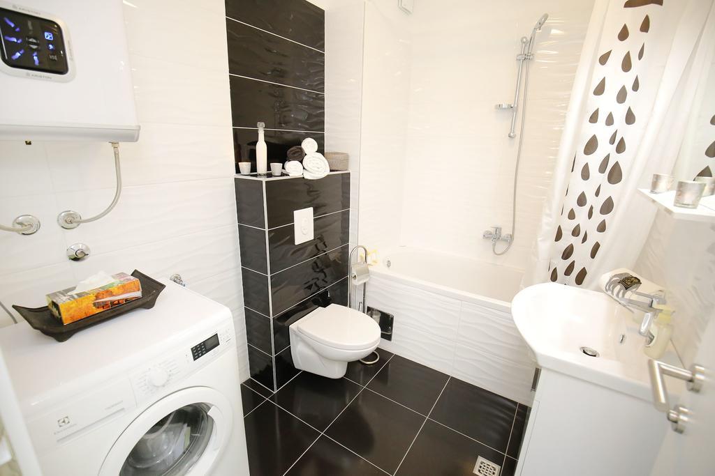 Apartment Flowers, Free Garage Parking Zadar Bilik gambar